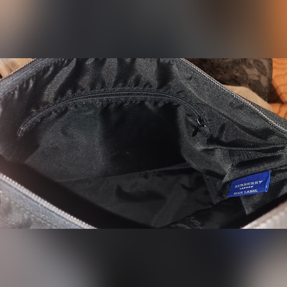 Authentic Burberry Tote bag - Picture 11 of 16